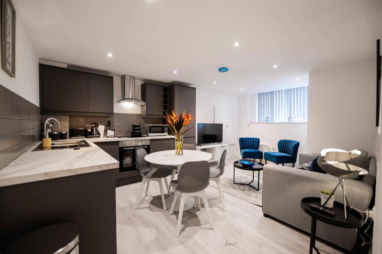 Charles Alexander Short Stay - Windmill House Apartments Литам-Сент-Эннс Экстерьер фото