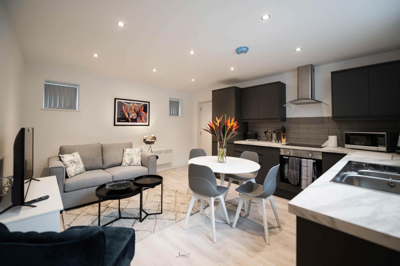 Charles Alexander Short Stay - Windmill House Apartments Литам-Сент-Эннс Экстерьер фото