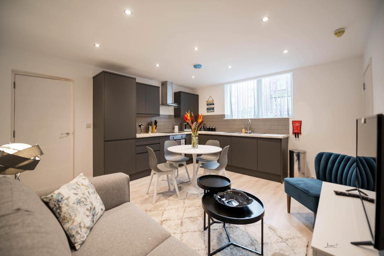 Charles Alexander Short Stay - Windmill House Apartments Литам-Сент-Эннс Экстерьер фото